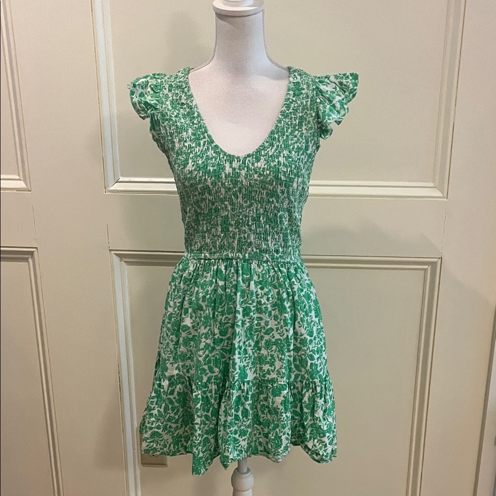 Universal Thread Emerald And Ivory Flutter Sleeve… - image 1